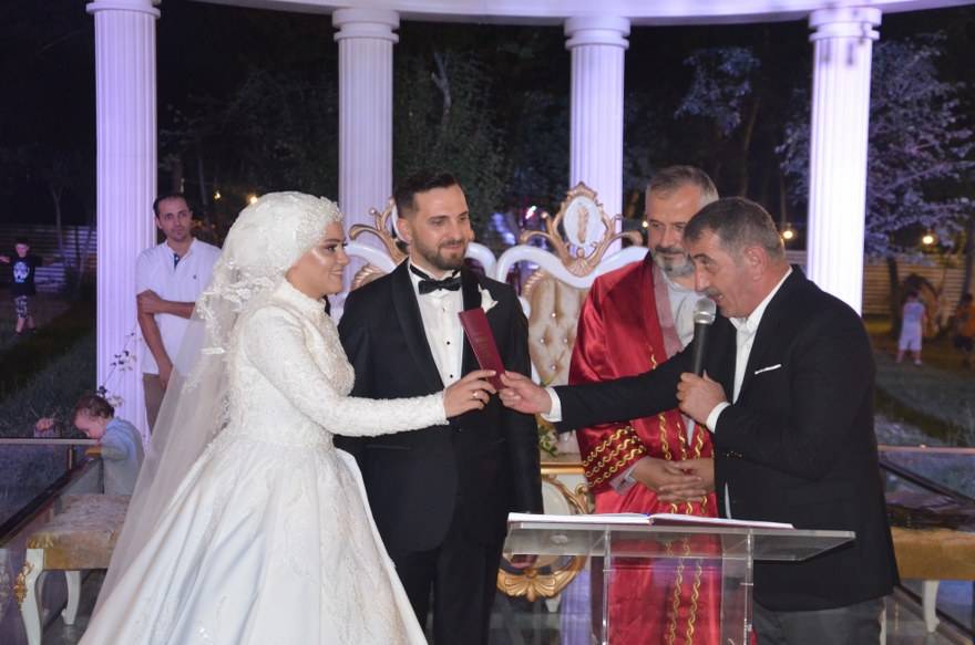 Bu düğünde çiçek AFAD'a bağış yapıldı 39