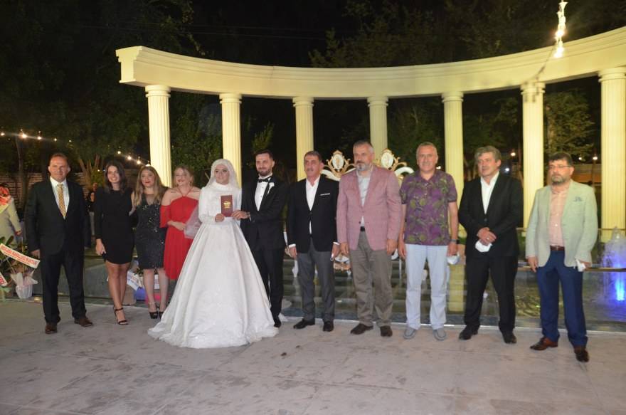 Bu düğünde çiçek AFAD'a bağış yapıldı 42