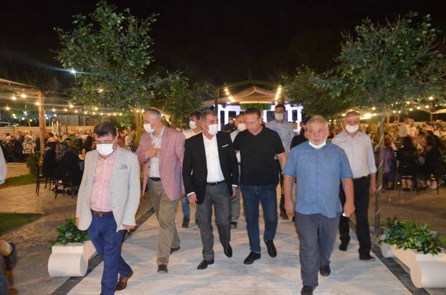 Bu düğünde çiçek AFAD'a bağış yapıldı 44