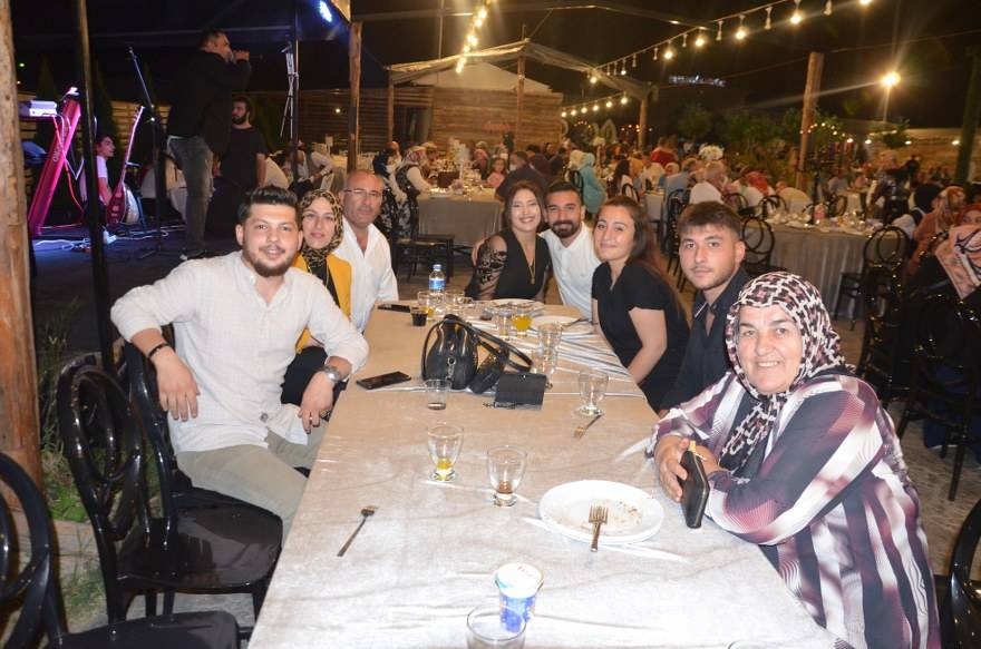 Bu düğünde çiçek AFAD'a bağış yapıldı 81