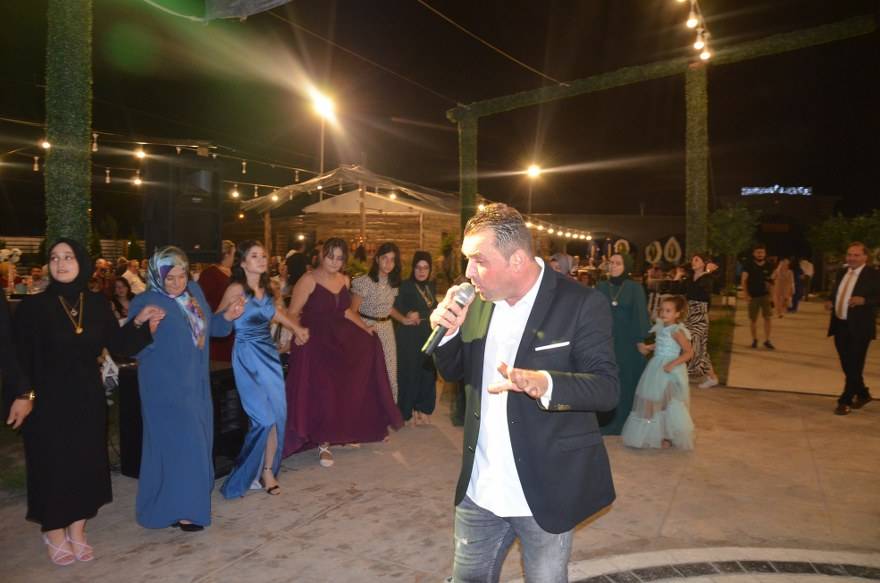 Bu düğünde çiçek AFAD'a bağış yapıldı 89