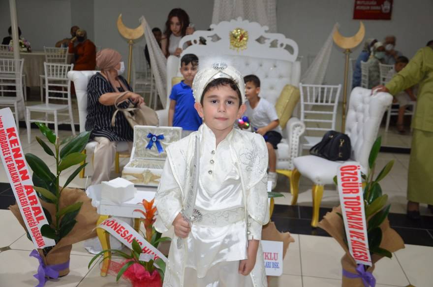 Yusuf Muhammed Ceylan’a sünnet merasimi düzenlendi 3