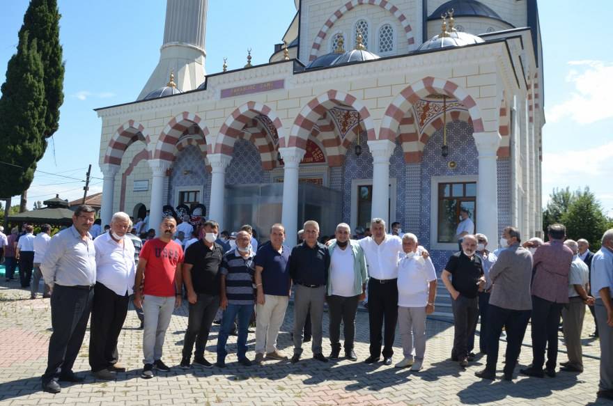 Aşçı ailesinin acı günü! asırlık çınar Hacı Hanife Aşçı dualarla defnedi 16