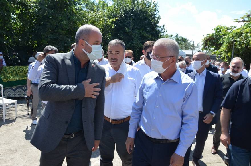 Aşçı ailesinin acı günü! asırlık çınar Hacı Hanife Aşçı dualarla defnedi 24