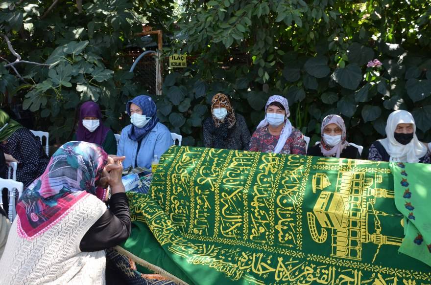 Aşçı ailesinin acı günü! asırlık çınar Hacı Hanife Aşçı dualarla defnedi 30