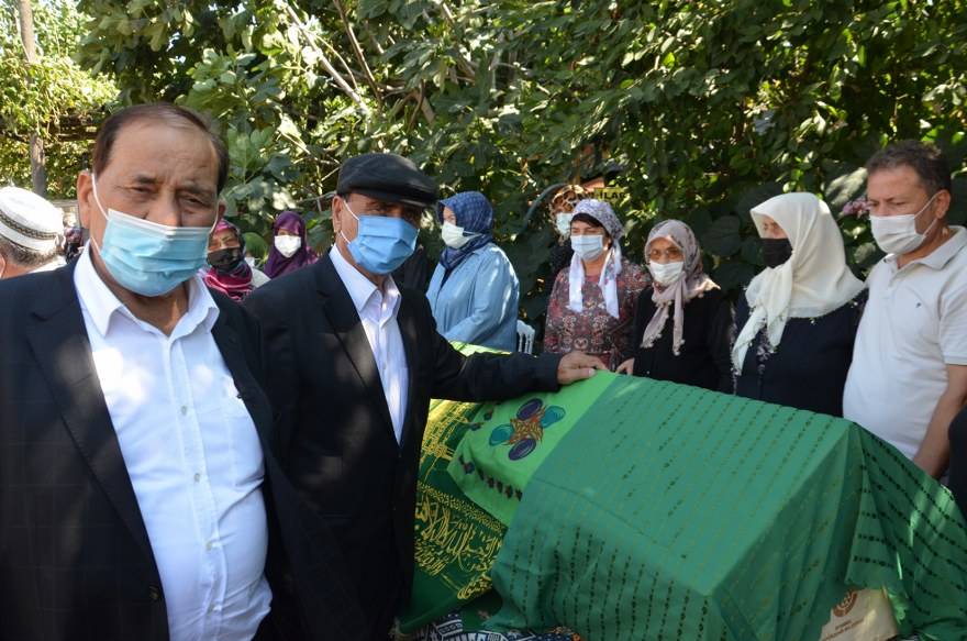 Aşçı ailesinin acı günü! asırlık çınar Hacı Hanife Aşçı dualarla defnedi 34