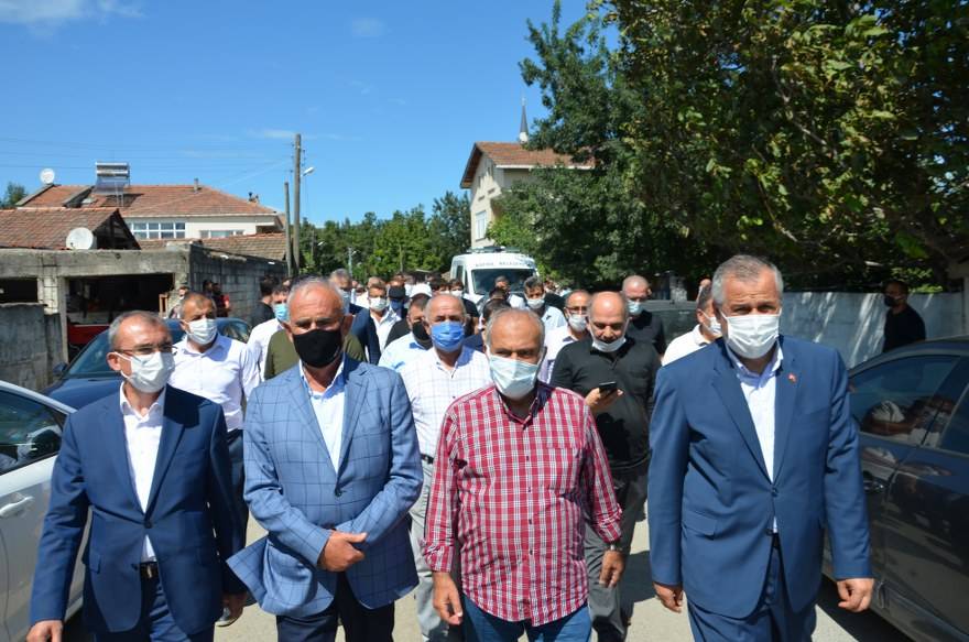 Aşçı ailesinin acı günü! asırlık çınar Hacı Hanife Aşçı dualarla defnedi 44