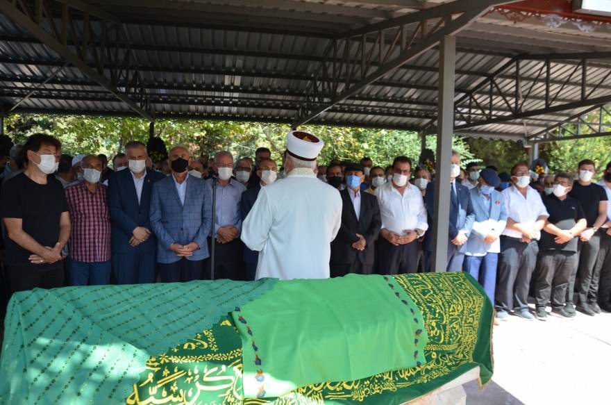 Aşçı ailesinin acı günü! asırlık çınar Hacı Hanife Aşçı dualarla defnedi 53