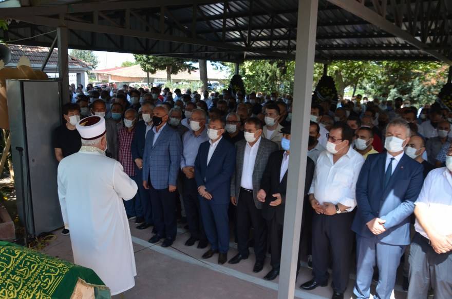 Aşçı ailesinin acı günü! asırlık çınar Hacı Hanife Aşçı dualarla defnedi 54