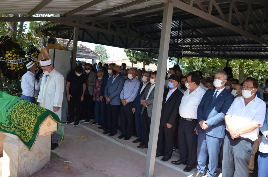 Aşçı ailesinin acı günü! asırlık çınar Hacı Hanife Aşçı dualarla defnedi 56