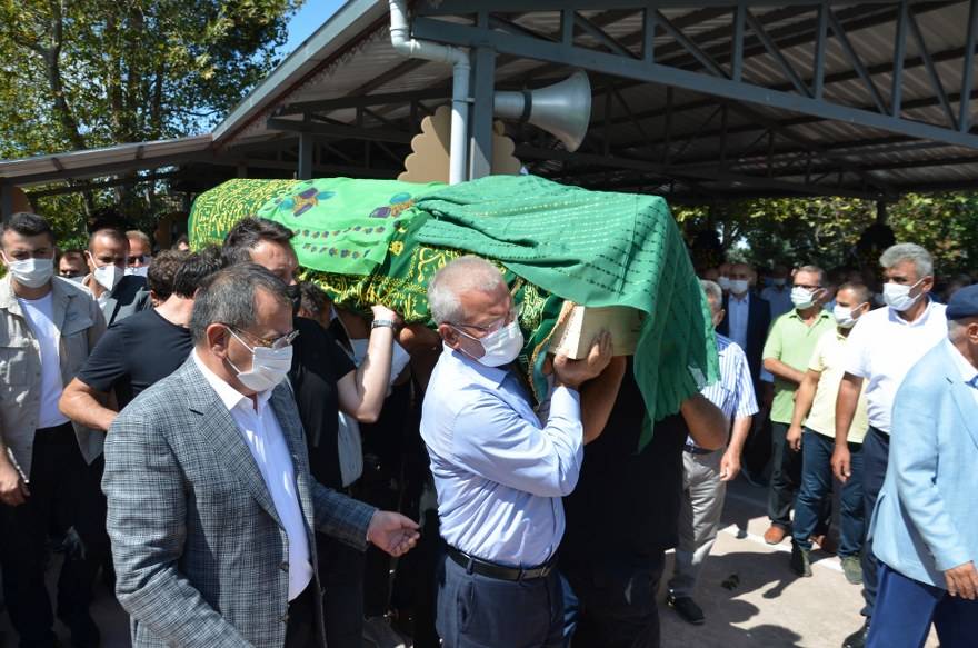 Aşçı ailesinin acı günü! asırlık çınar Hacı Hanife Aşçı dualarla defnedi 63