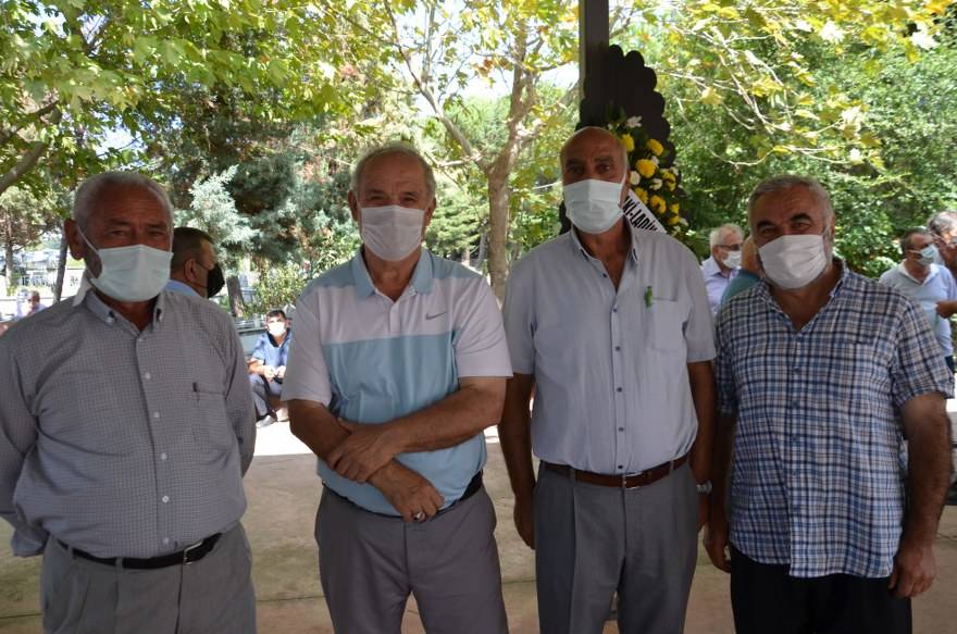 Aşçı ailesinin acı günü! asırlık çınar Hacı Hanife Aşçı dualarla defnedi 73