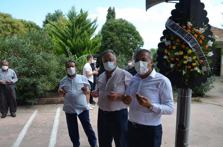 Aşçı ailesinin acı günü! asırlık çınar Hacı Hanife Aşçı dualarla defnedi 82