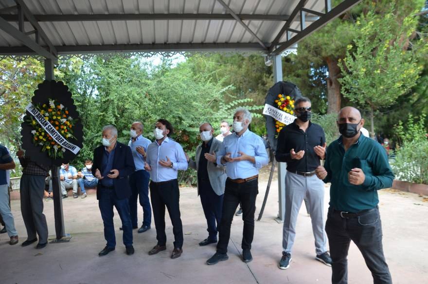 Aşçı ailesinin acı günü! asırlık çınar Hacı Hanife Aşçı dualarla defnedi 83