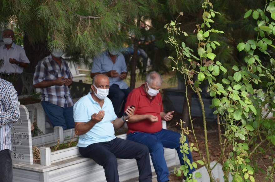 Aşçı ailesinin acı günü! asırlık çınar Hacı Hanife Aşçı dualarla defnedi 85