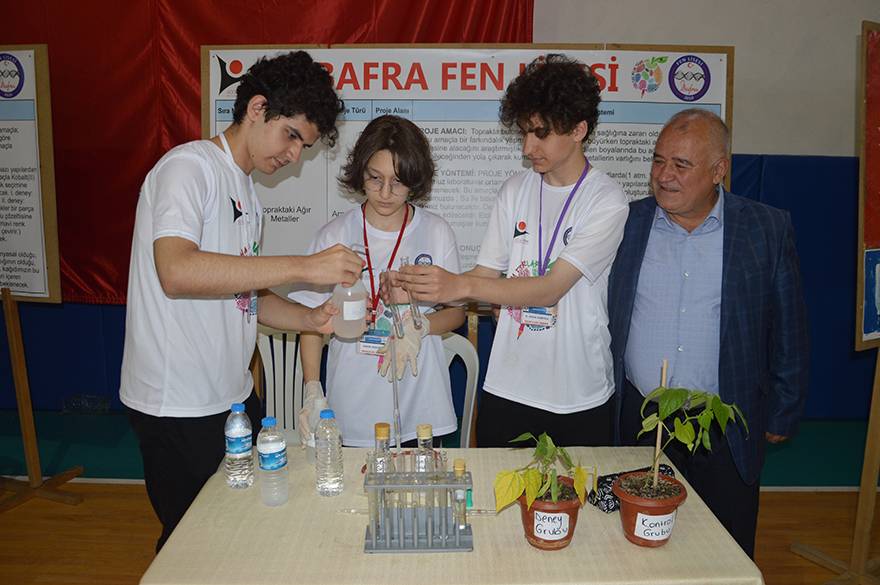 BAFRA FEN LİSESİ’NDEN TÜBİTAK 4006 BİLİM FUARI FOTO GALERİ 14