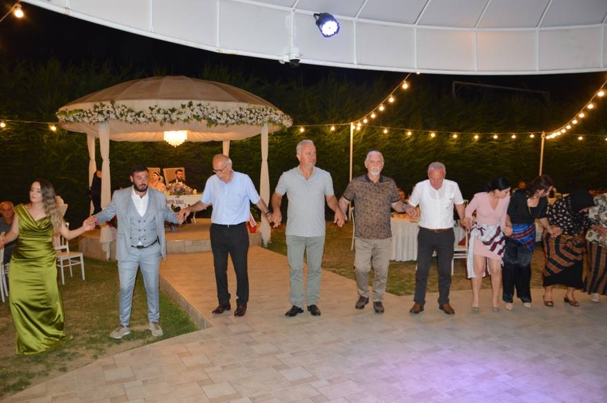 Yaren ve Uğur Akbulut mutluluğa evet dediler 10