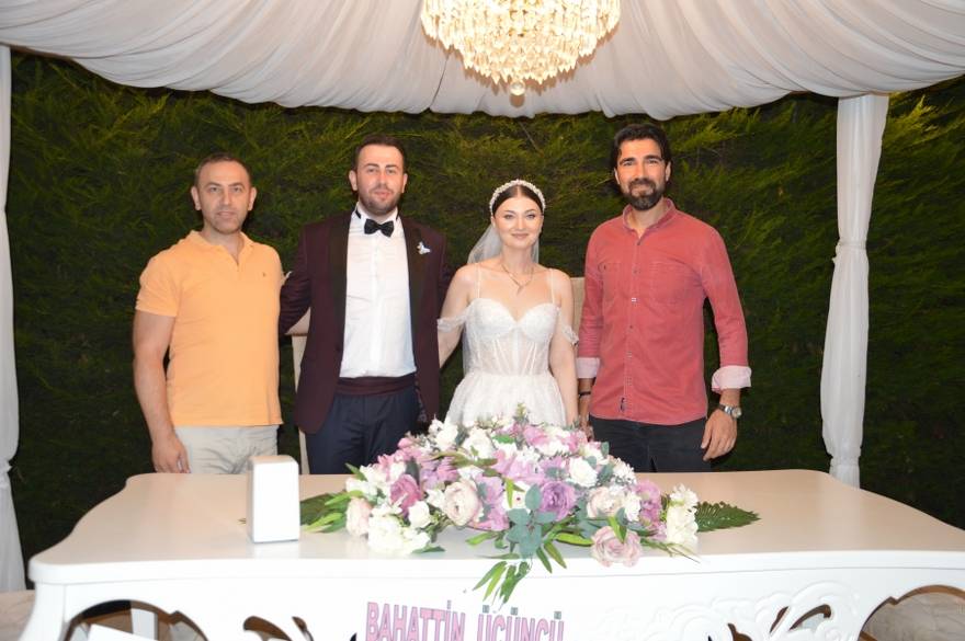Yaren ve Uğur Akbulut mutluluğa evet dediler 11