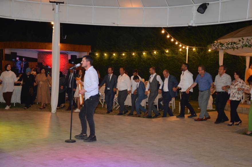 Yaren ve Uğur Akbulut mutluluğa evet dediler 12