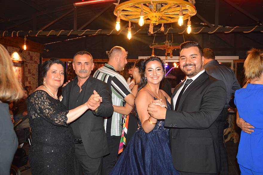 Eda Dursun&Cenker Nami Aras EvlilikYolunda İlk Adımlarını Attılar &q 43