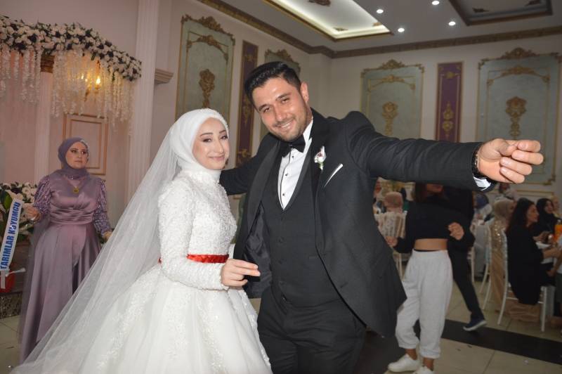 Ayşenur&Faruk Çelebi  Bafra’da Mutluluk Dolu Yıllara Yelken Açtılar  20