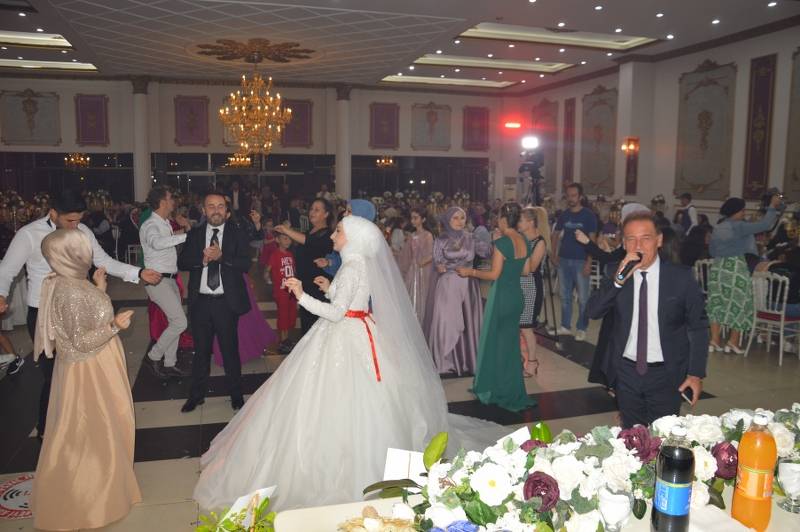 Ayşenur&Faruk Çelebi  Bafra’da Mutluluk Dolu Yıllara Yelken Açtılar  26