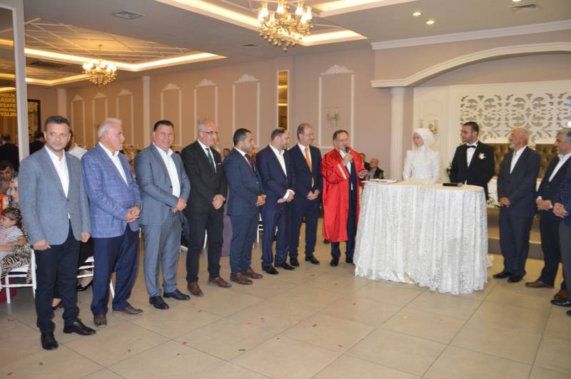 Mücella&Erhan Bülbül Mutluluk Dolu Yıllara Yelken Açtılar 38