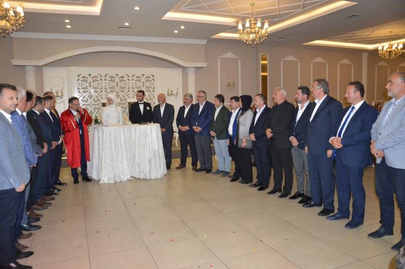 Mücella&Erhan Bülbül Mutluluk Dolu Yıllara Yelken Açtılar 40