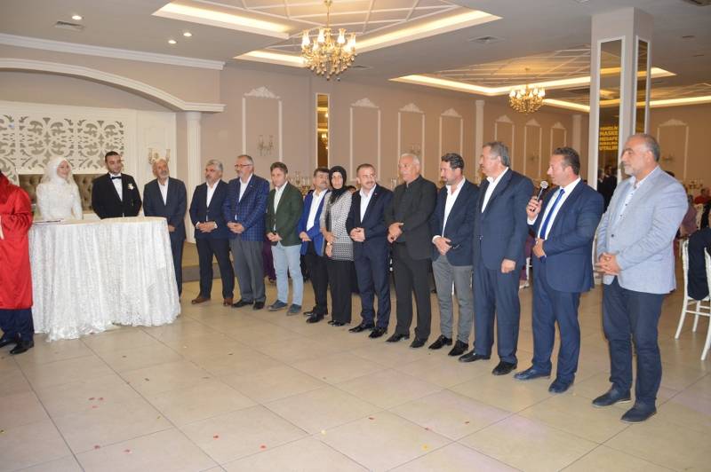 Mücella&Erhan Bülbül Mutluluk Dolu Yıllara Yelken Açtılar 45