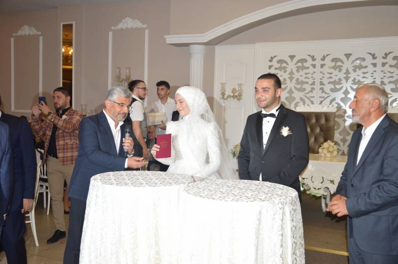 Mücella&Erhan Bülbül Mutluluk Dolu Yıllara Yelken Açtılar 51