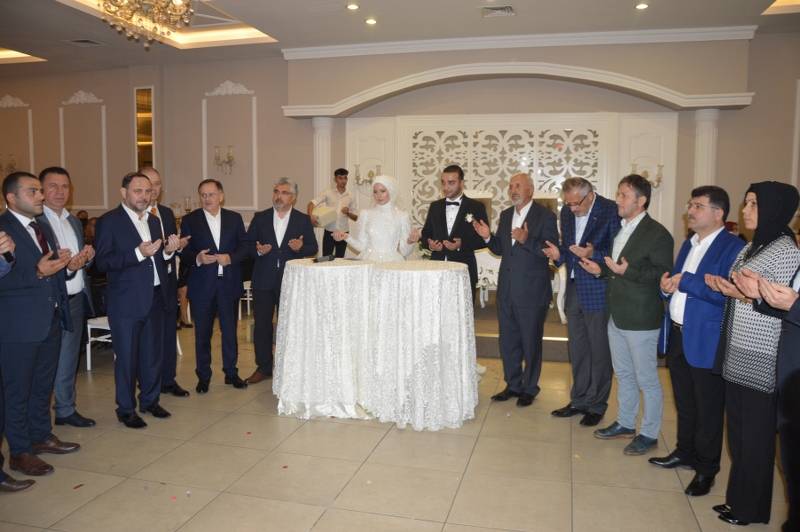 Mücella&Erhan Bülbül Mutluluk Dolu Yıllara Yelken Açtılar 53