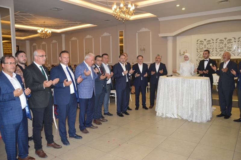 Mücella&Erhan Bülbül Mutluluk Dolu Yıllara Yelken Açtılar 54