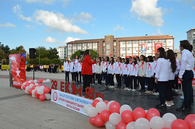 Bafra’da Cumhuriyet Bayramı duygulu ve coşkulu kutlandı 129