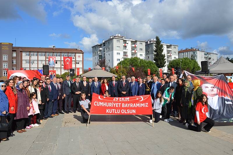Bafra’da Cumhuriyet Bayramı duygulu ve coşkulu kutlandı 139
