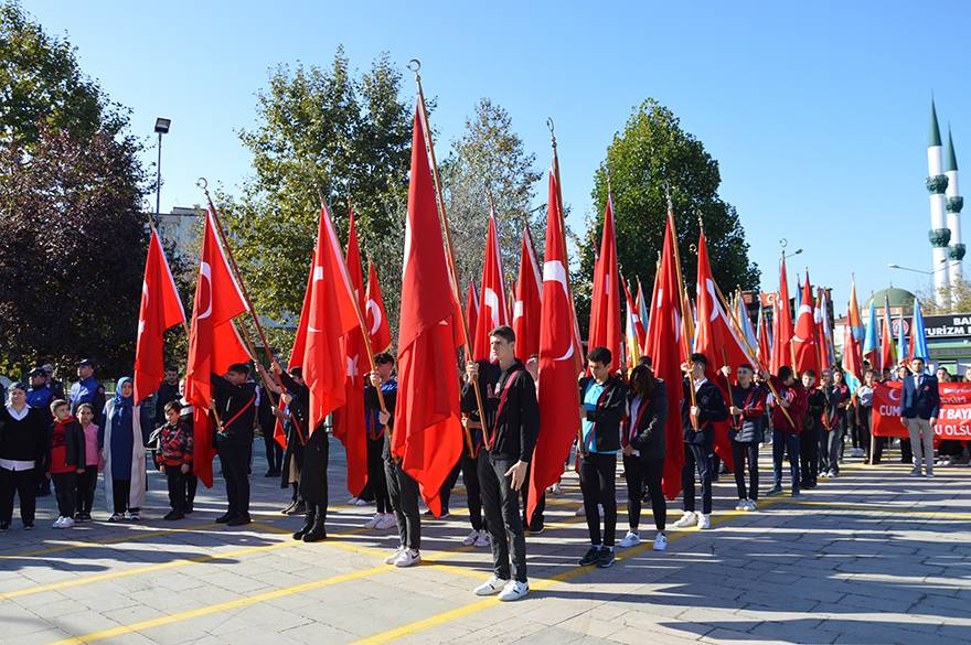 Bafra’da Cumhuriyet Bayramı duygulu ve coşkulu kutlandı 14