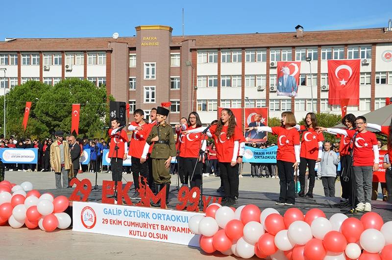 Bafra’da Cumhuriyet Bayramı duygulu ve coşkulu kutlandı 97