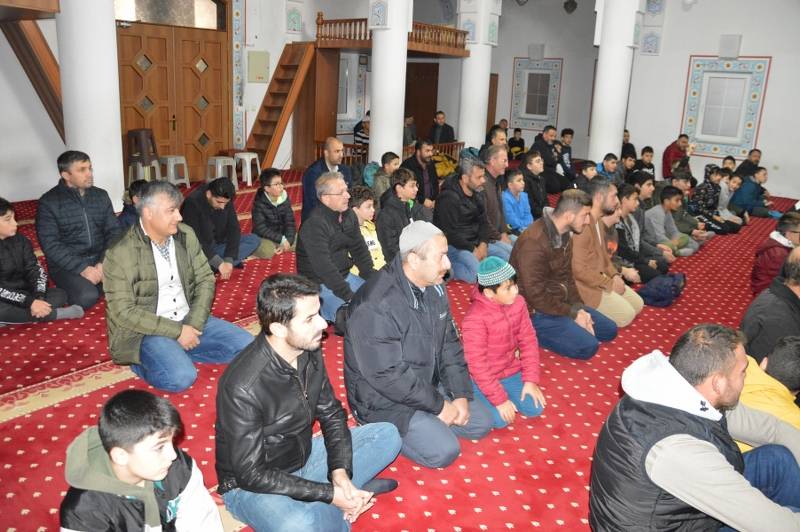 Bafra'da öğrenci ve veliler sabah namazında buluştu 11