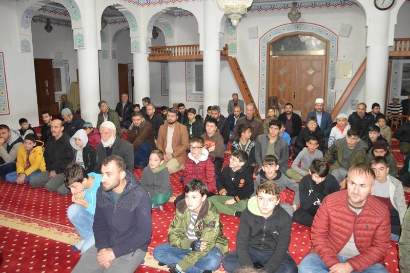 Bafra'da öğrenci ve veliler sabah namazında buluştu 17