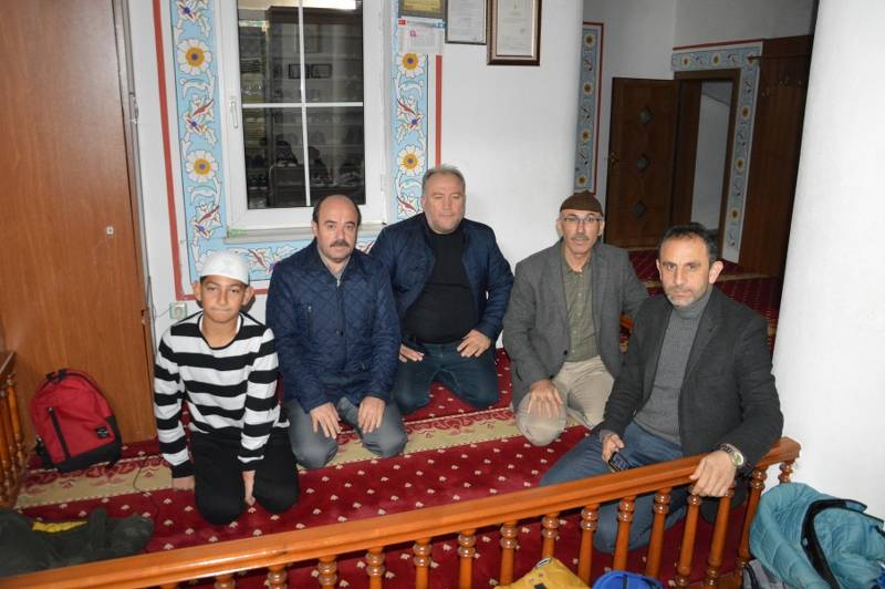 Bafra'da öğrenci ve veliler sabah namazında buluştu 7