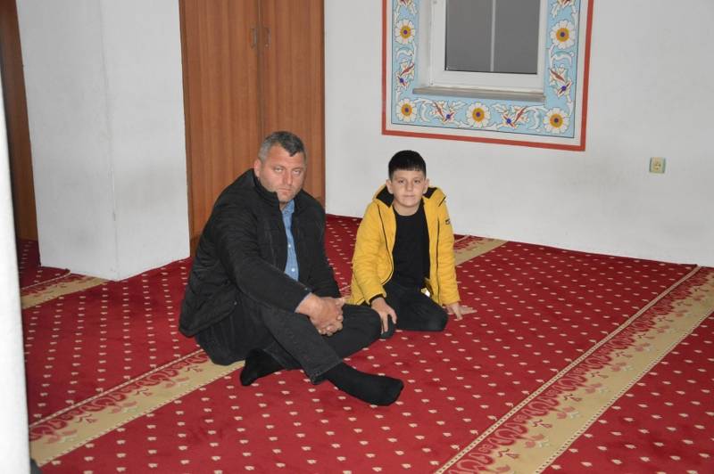 Bafra'da öğrenci ve veliler sabah namazında buluştu 8