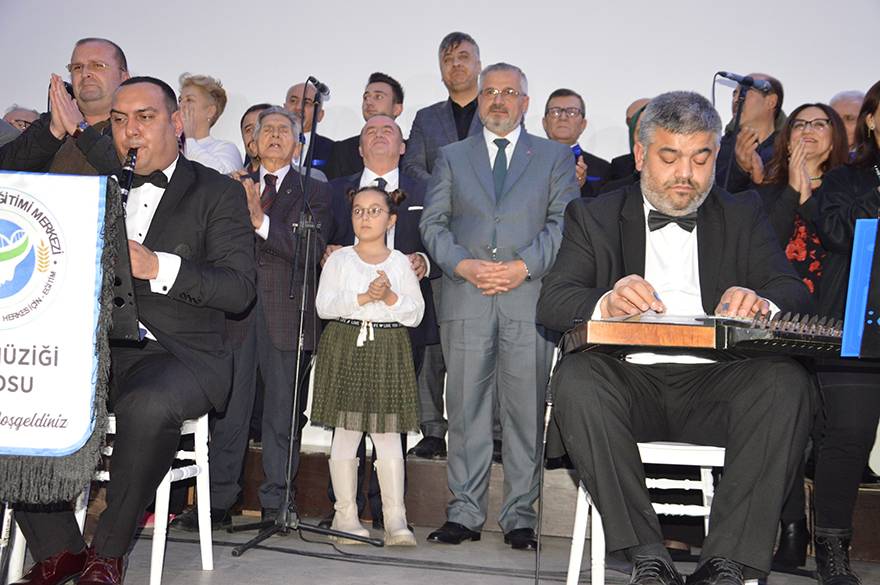 Bafra HEM Türk Müziği Korosundan Muhteşem Konser Foto Galeri 15