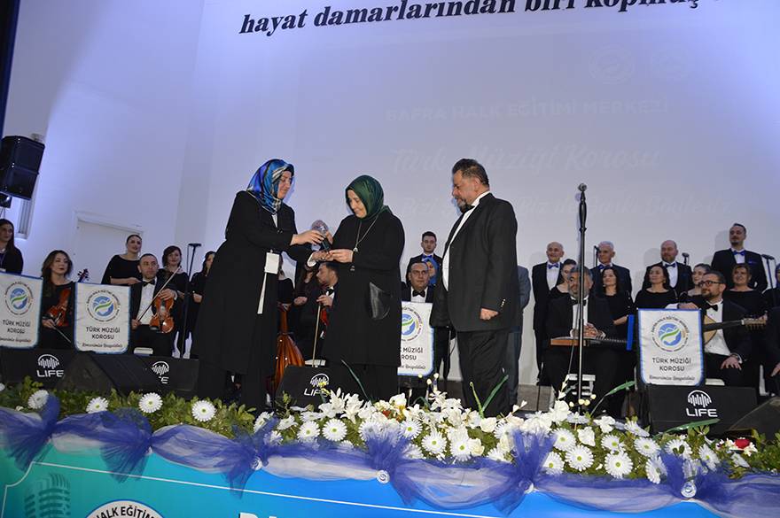 Bafra HEM Türk Müziği Korosundan Muhteşem Konser Foto Galeri 76
