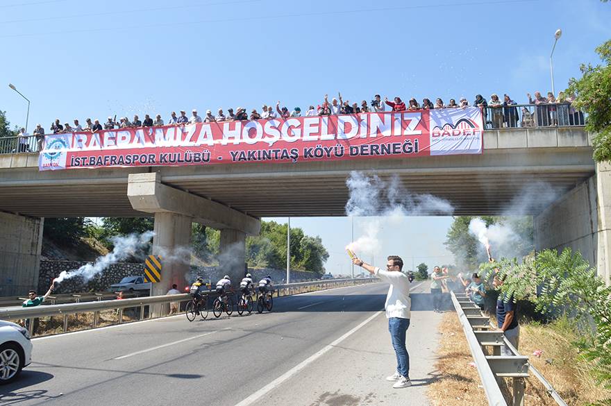 30 Ağustos Bisiklet Turu yarışmacıları  Bafra'dan geçtiler 1