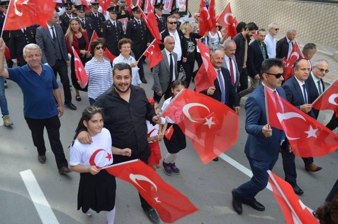 Bafra caddelerinde Cumhuriyet Çoşkusu 44