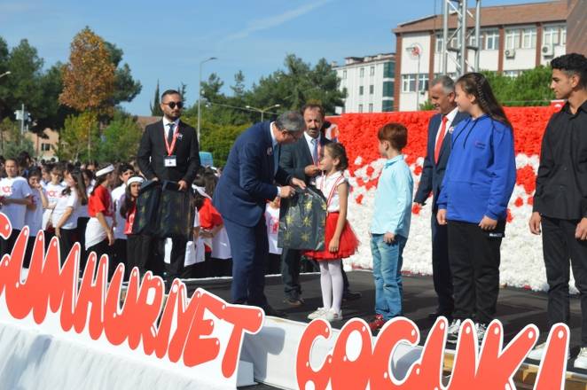 Bir başkadır Bafra'da Cumhuriyet 137