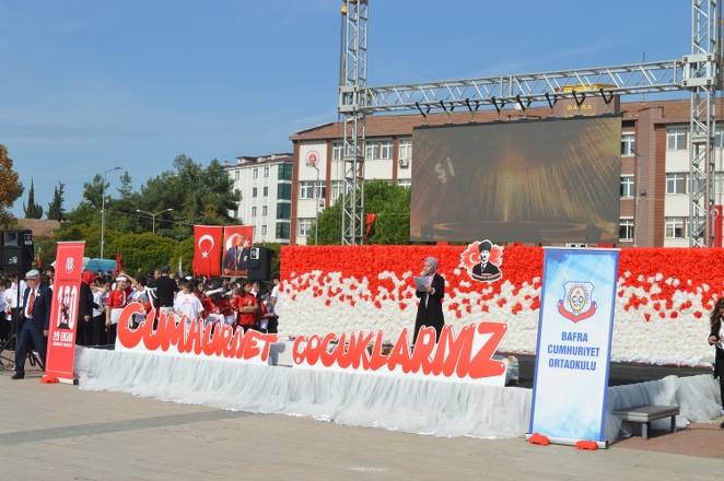 Bir başkadır Bafra'da Cumhuriyet 143