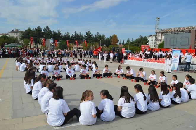 Bir başkadır Bafra'da Cumhuriyet 153