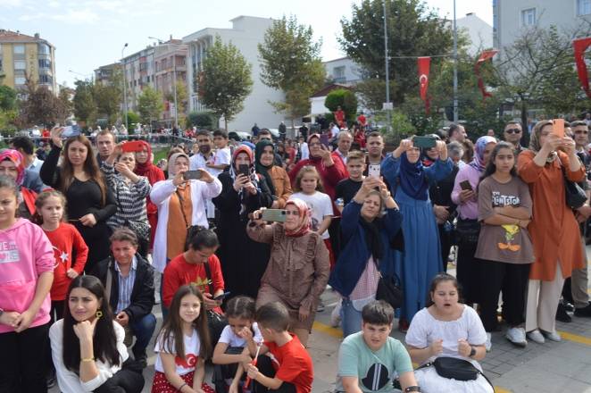 Bir başkadır Bafra'da Cumhuriyet 161