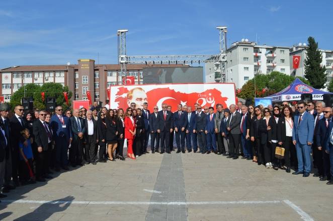 Bir başkadır Bafra'da Cumhuriyet 195