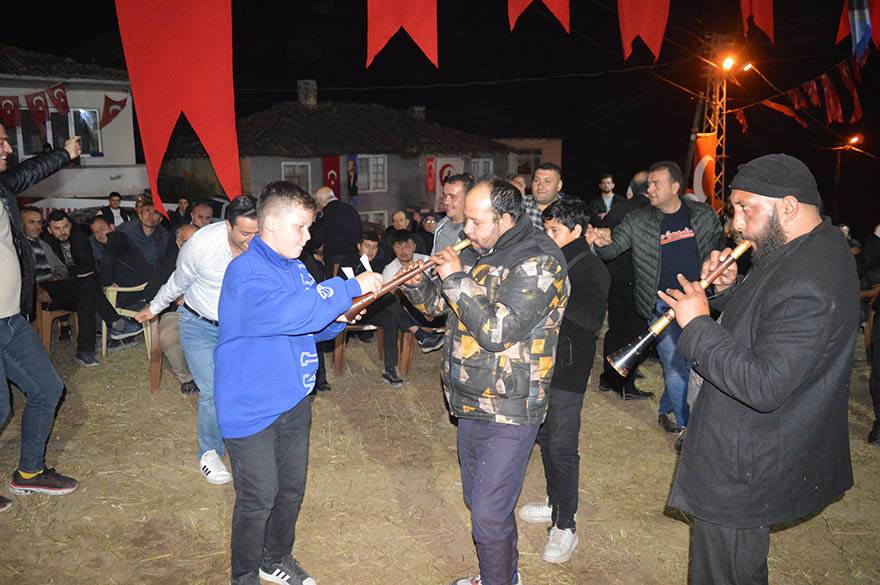 Selemelik köyü öyle bir cumhuriyet kutladı ki izlemeye doyamadık 12